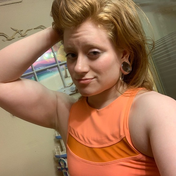 Meet Your Posher, Katie - Picture 2 of 4